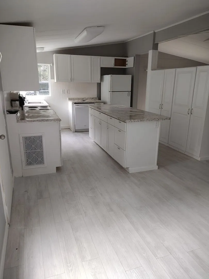 2 bedroom 2 bathroom — Photo 1