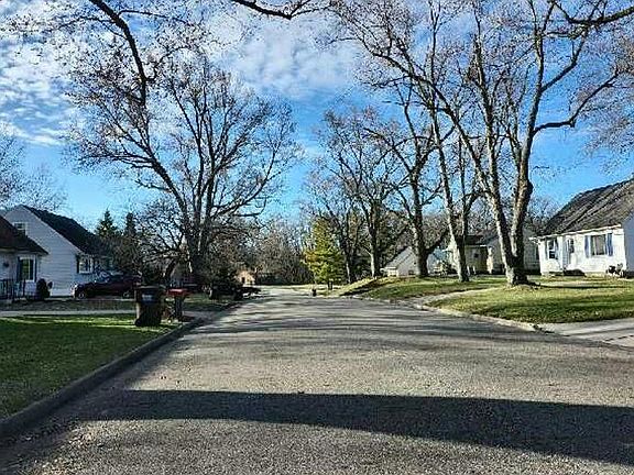 5th image of 121 Julian Ave