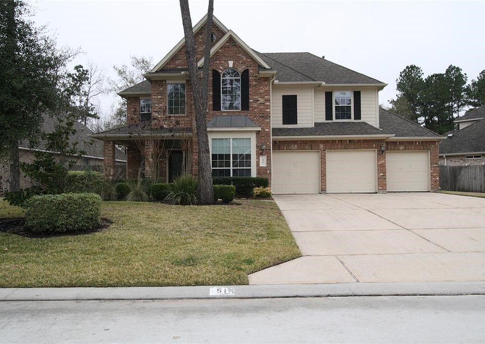 Welcome to 51 Wyckham Cir. The Woodlands, TX 77382