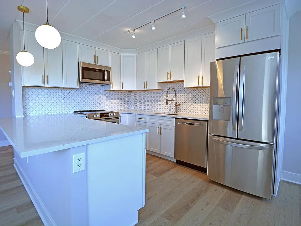 Building Photo - 100 Windermere Ave #306
