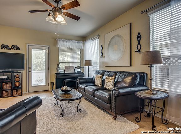 4th image of 10915 Micalet Ct