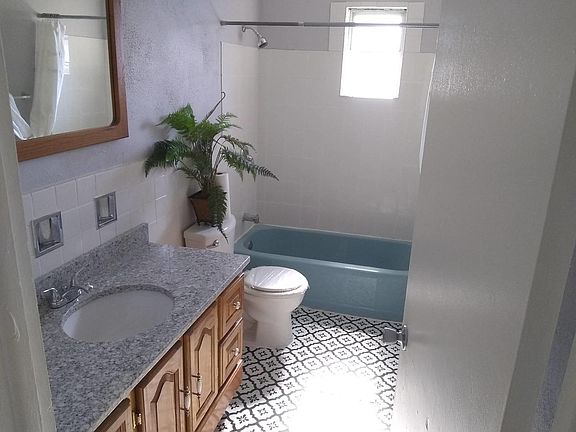 4th image of 239 Dover Dr