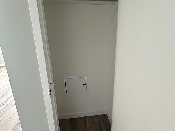 4th image of 144 Hamilton Ave APT 1