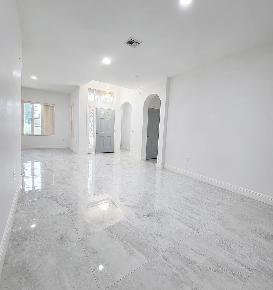 4 bed, 2492 sqft, $3,000 — Photo 3