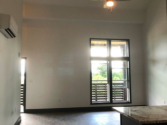 4th image of 922 23rd Ave E #130