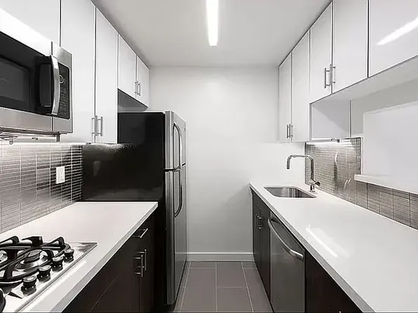 184 Lexington Avenue image 4 of 16