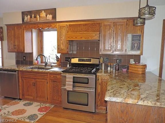 3rd image of 2395 Oak Tree Dr NW
