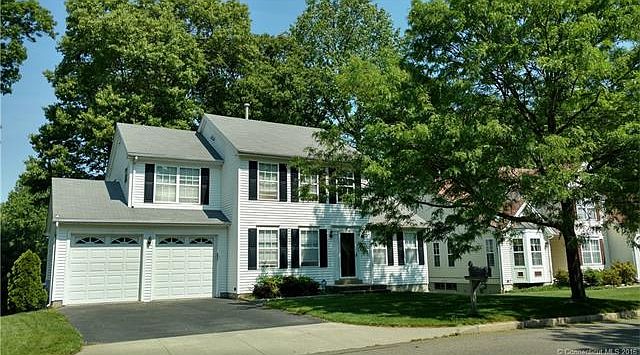 1st image of 8 Acorn Ln