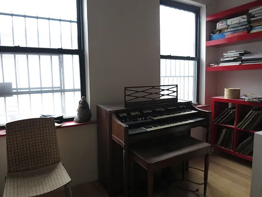 Rented by MNS | media 31