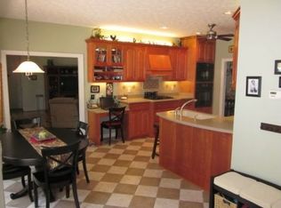 5457 White Oak Cir, Sandston, VA 23150