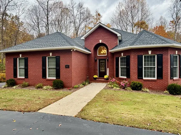 498 Dearman St, Smithville, TN 37166