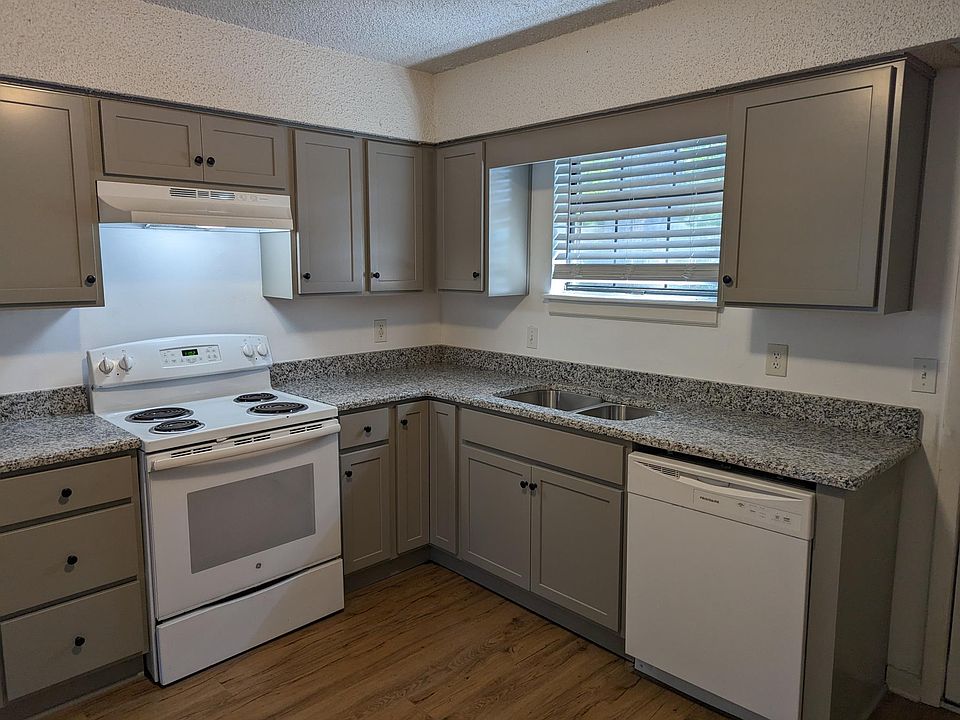 1st image of 4258 Valley Grove Dr