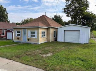 1124 S Main St, Albia, IA 52531