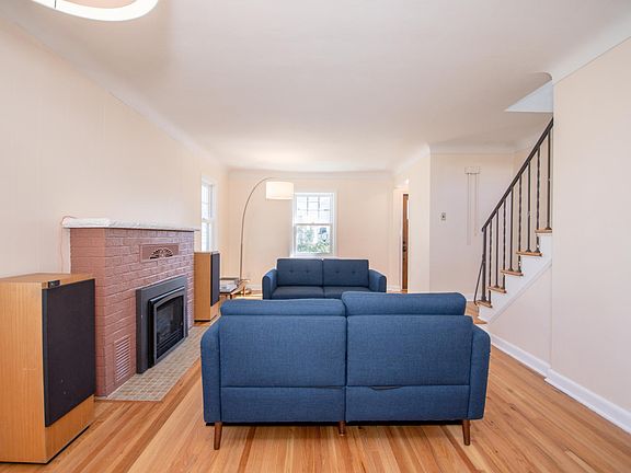 3rd image of 1904 Saunders Ave