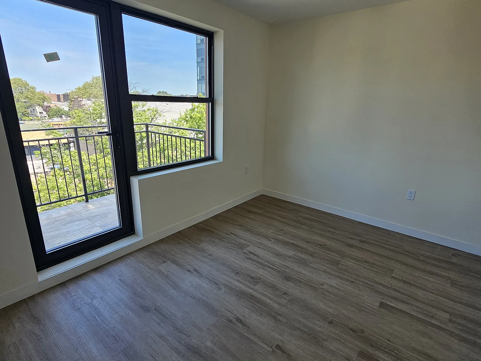 2 bed, $3,100 — Photo 2