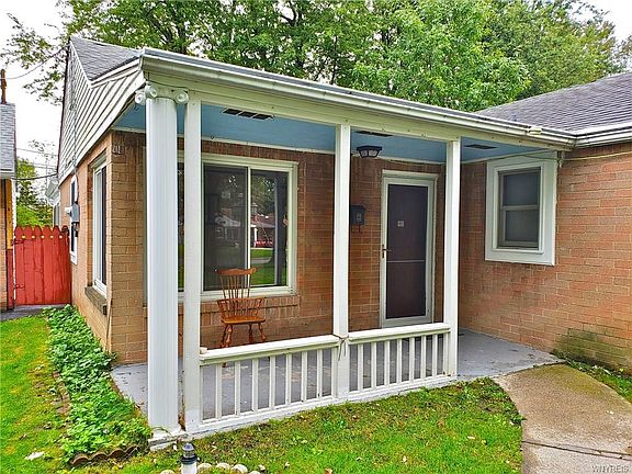 4th image of 34 Parkdale Dr