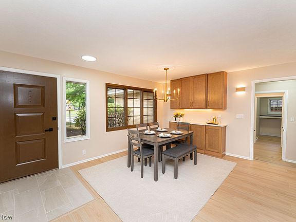 5th image of 347 Royal Oak Blvd