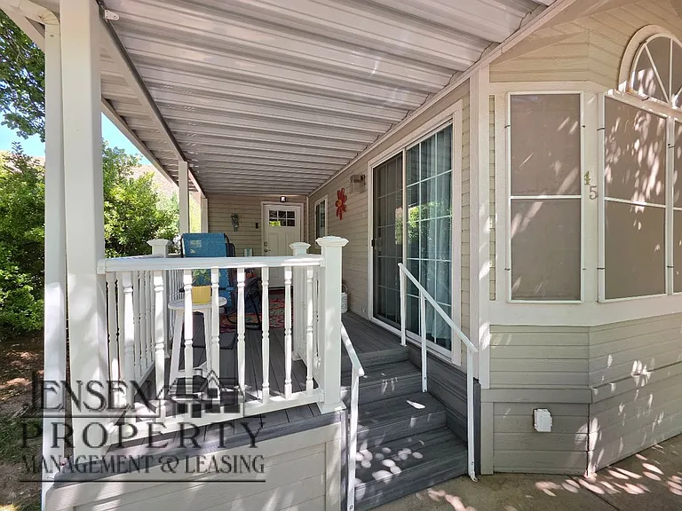 45 Cottonwood Ln — Photo 3