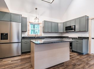 27 Powhatan Rd, Oxford, ME 04270