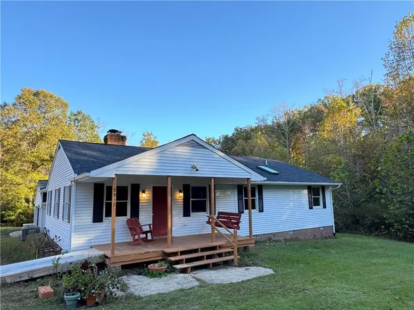 8832 Barnes Rd, Lanexa, VA 23089