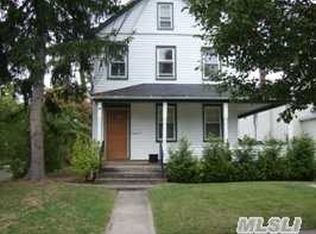 24 W End Ave, Great Neck, NY 11023