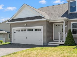 10 Stratford Village Dr #10, Millbury, MA 01527