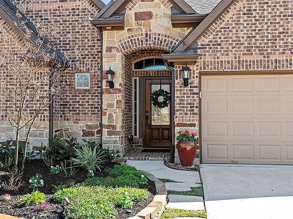 This home is meticulously maintained and move-in ready!