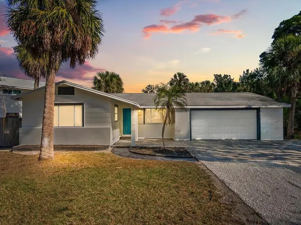 10395 San Martin Blvd NE, Saint Petersburg, FL 33702