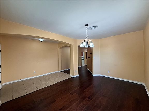 4th image of 1032 Dyer Crossing Way