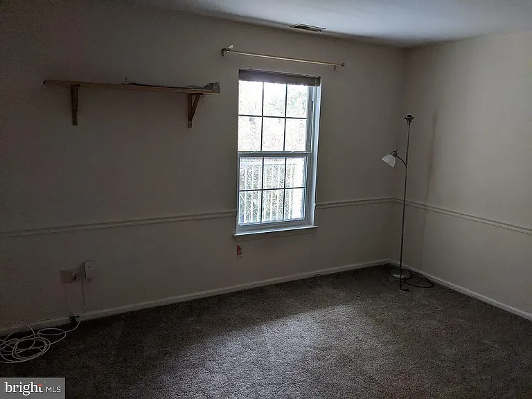 423 Ashton Ln — Photo 11