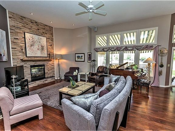 4th image of 4254 Vilamoura Dr