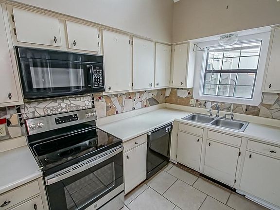 5th image of 51 Hollycrest Blvd APT 51