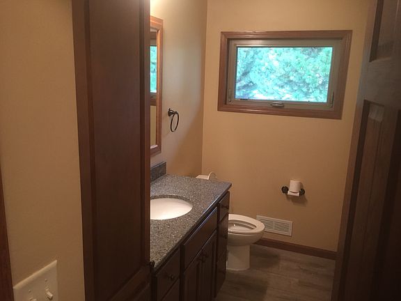 3rd image of 6 Elm Acres Dr
