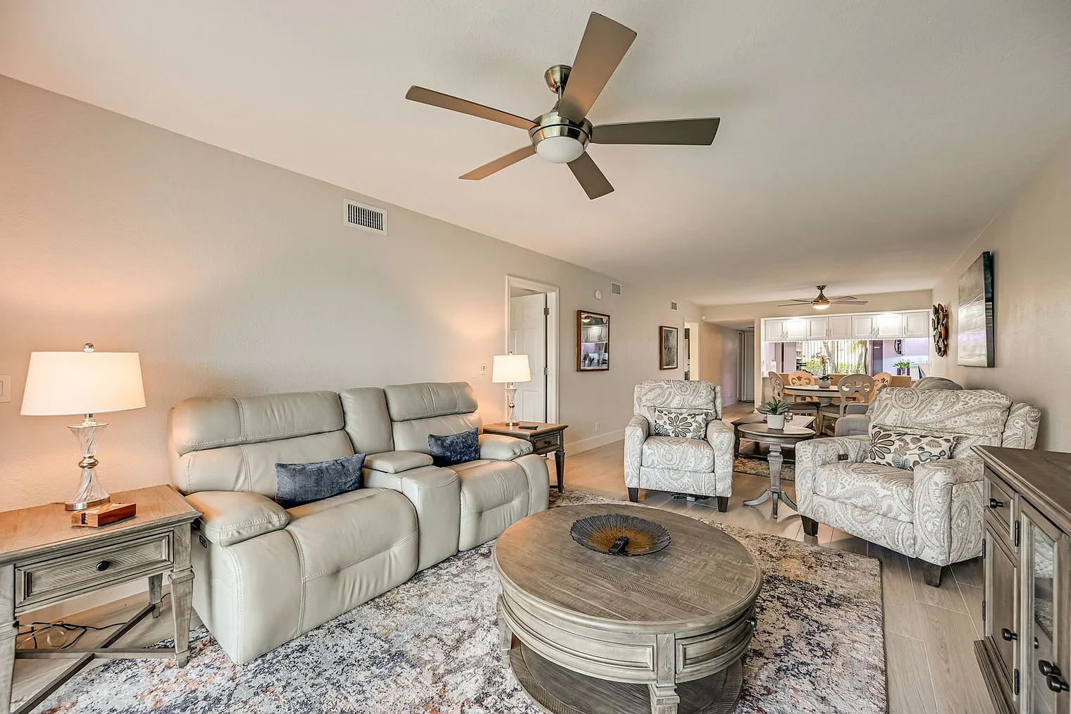 2 bed, 2.0 bath, 1270 sqft, $3,128 — Photo 3
