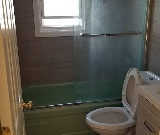 5th image of 214 Manhattan Ave APT 2