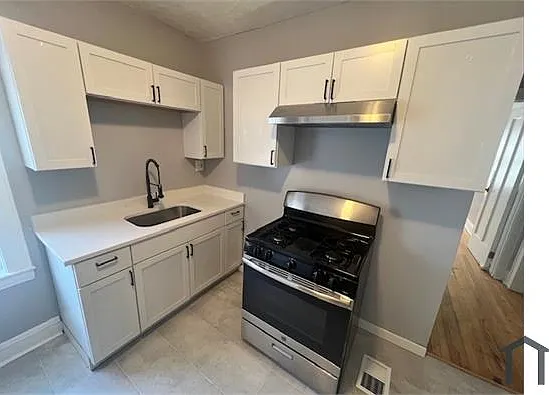 652 N Lamon Ave #1 — Photo 3