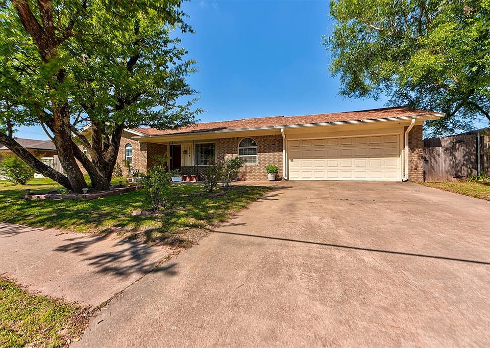1st image of 3109 N Alexander Ln