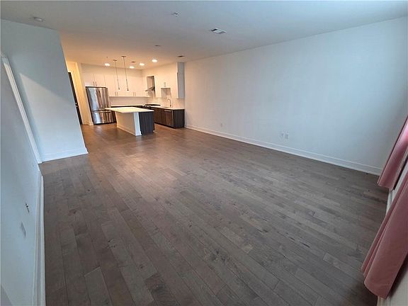 5th image of 775 Juniper St NE #415