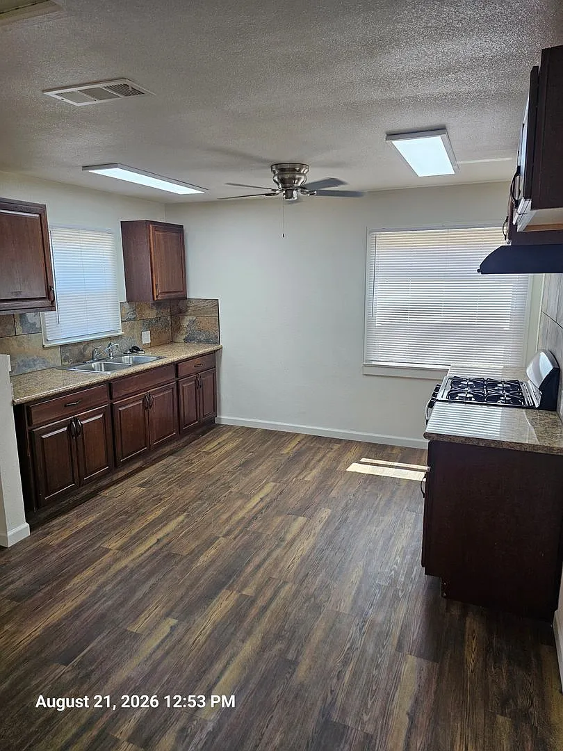 848NorthE — Photo 3