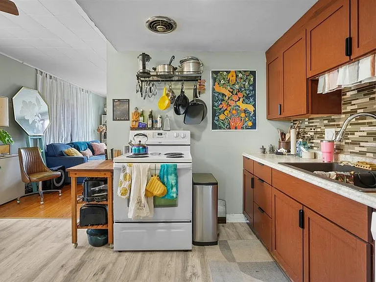 1140 E Johnson St #2 — Photo 2