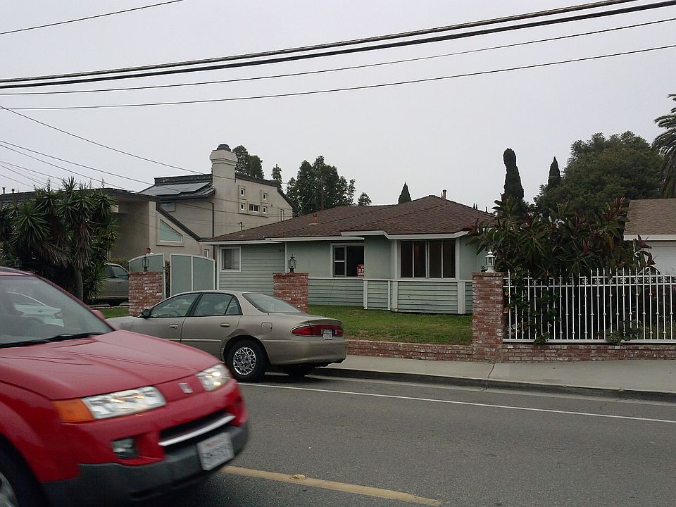 2nd image of 216 22nd St