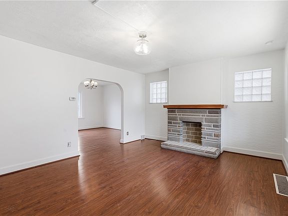 5th image of 240 Ridgewood Ave