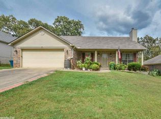 8 Brennan Ln, Little Rock, AR 72227