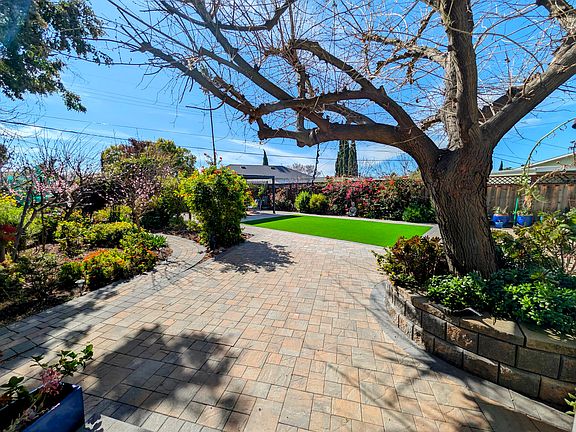 4th image of 2552 Pebble Beach Dr