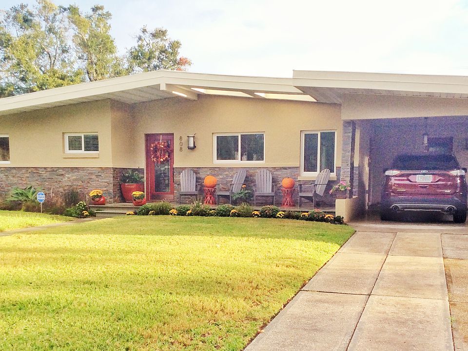 1st image of 808 Avenue M SE