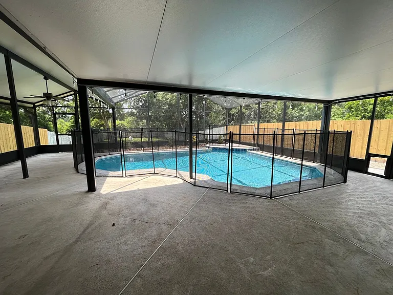 820 Stonechapel Ct — Photo 11