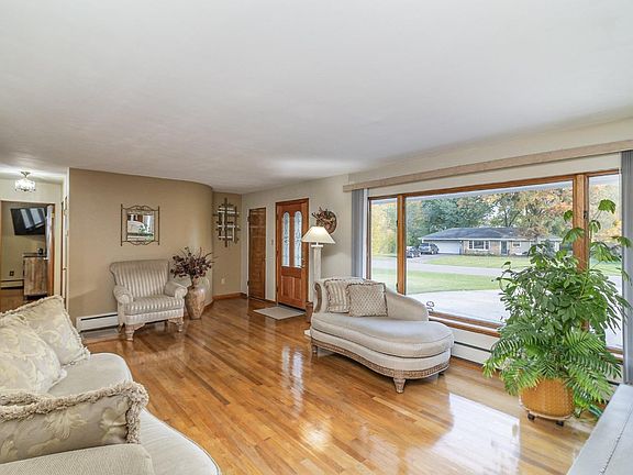 5th image of 5450 Mary Ann Ln