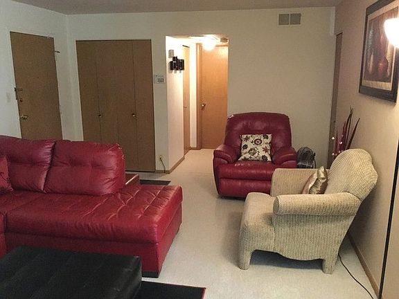 3rd image of 3140 W 99th St