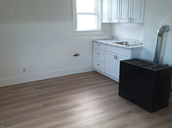 438 Bolton St #2SE, New Bedford, MA 02740