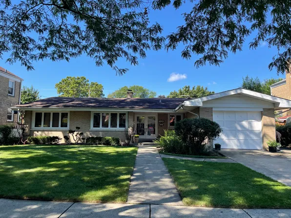 8240 Lowell Ave, Skokie, IL 60076